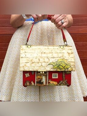 VTG 60s 70s Wooden Hand Painted Decoupage Red Farmhouse Cottagecore Barn Purse